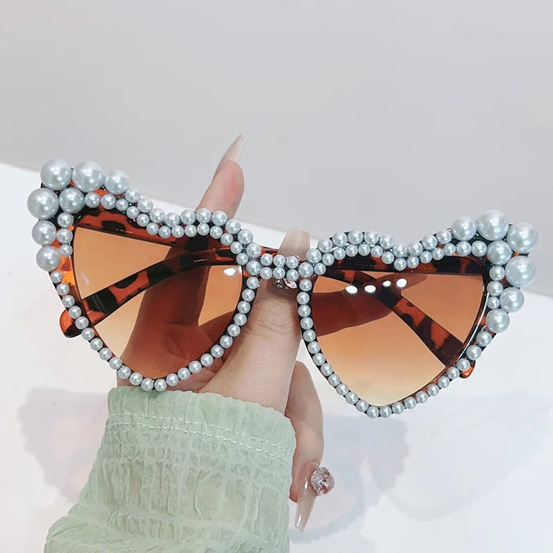 2024 Fashion Large Frame Pearl-set Sunglasses Heart Shape Personality UV400 Casual Black Just Married Sunglasses Bridesmaid Gift