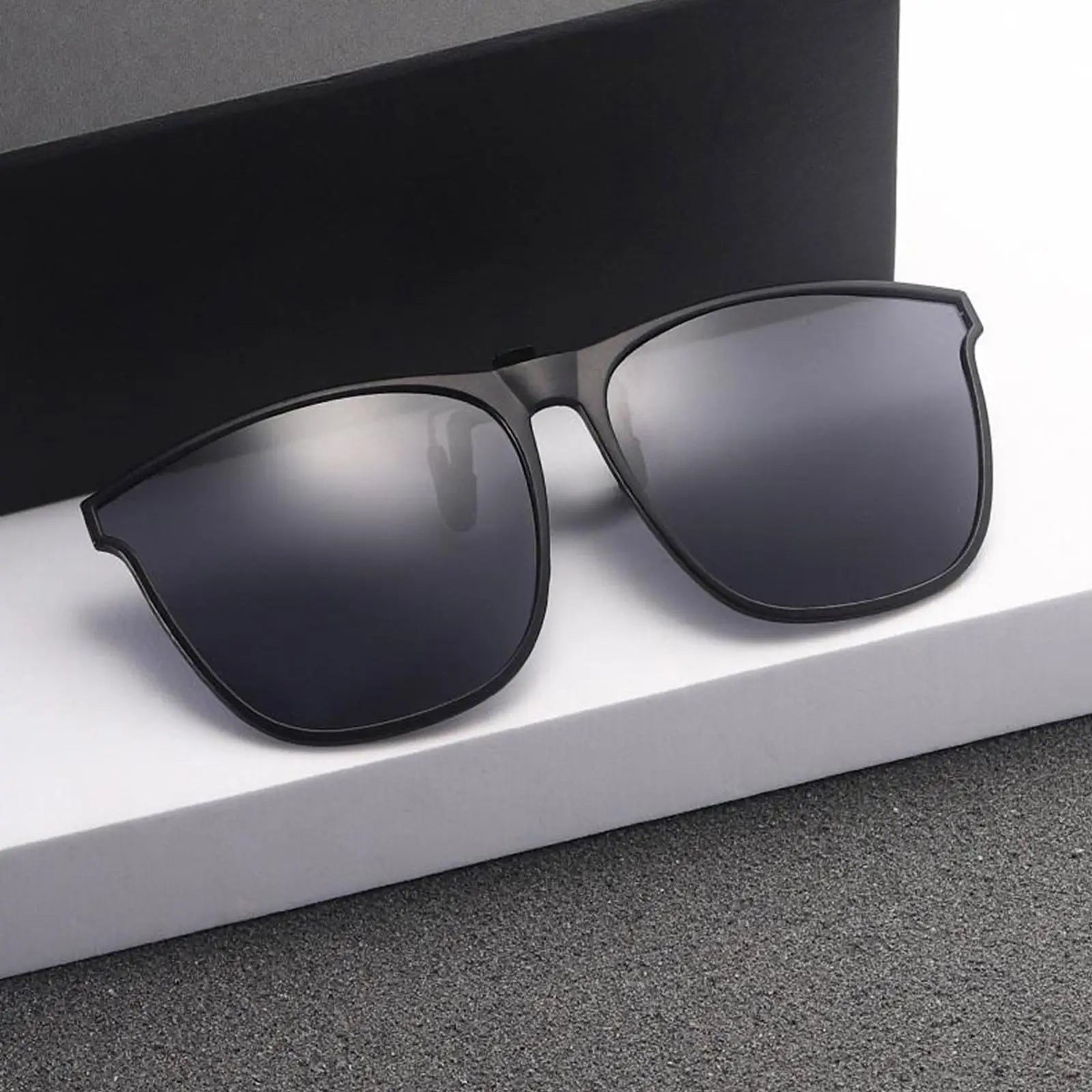 New Polarized Flip-up Sunglasses Clips For Myopia Glasses Retro Big Size Square TAC Material Glasses Clip-on Sunglass Clip
