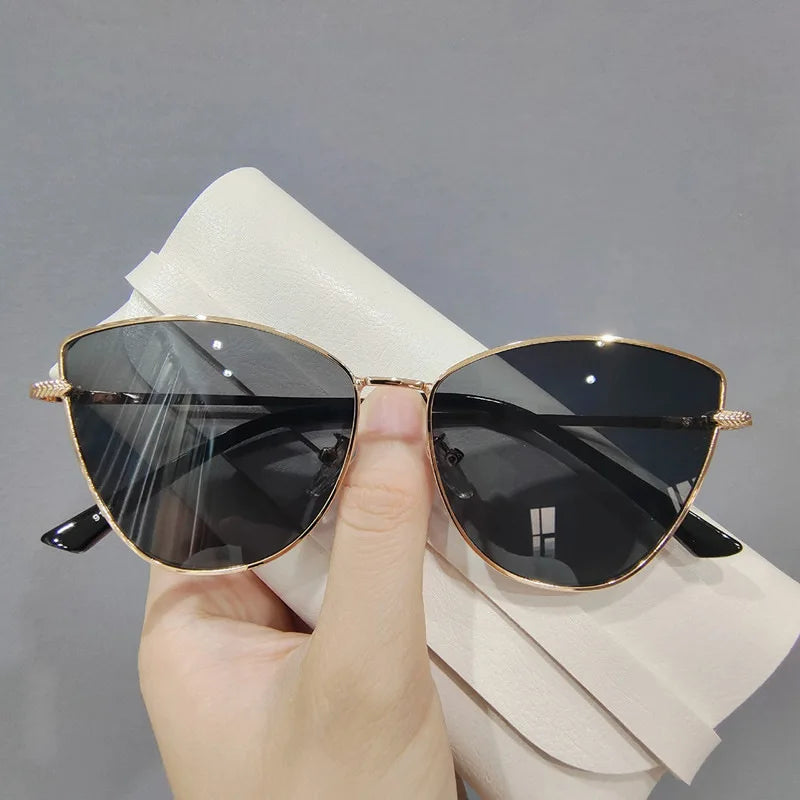 New Retro Metal Small Frame Cat-eye Sunglasses Womean Style European And American Fashion Street Photo Decorative Sungla Uv400
